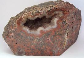 edelstenen en mineralen jaspis geode