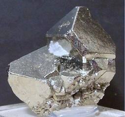 edelstenen en mineralen pyriet octaeder